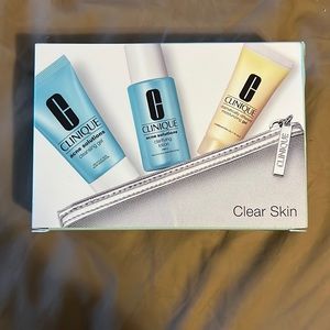 NWOT Clinique acne solutions travel kit w/pouch